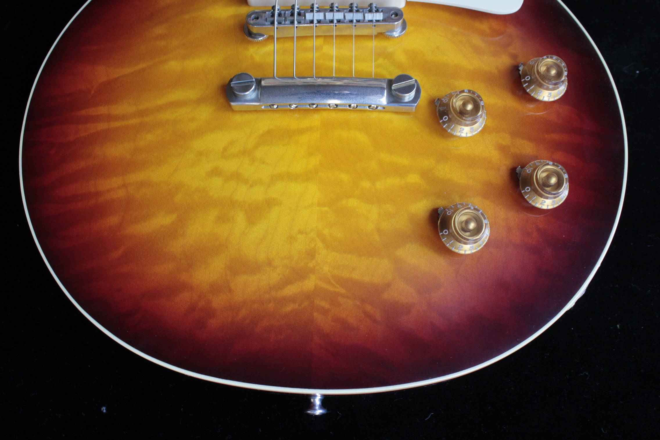 Gibson-Custom-Standard-Historic-1958-Les-Paul-Reissue-VOS-950-BB_02.jpg