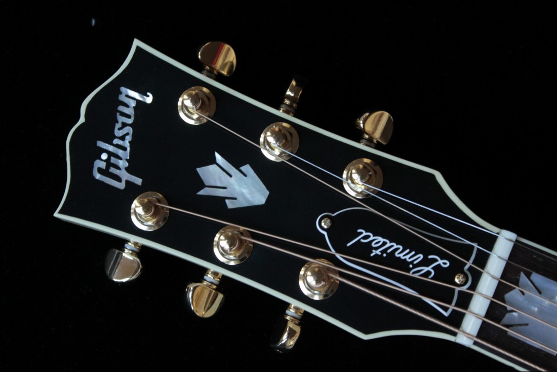 Gibson SJ-200 Parlor Custom Limited Edition