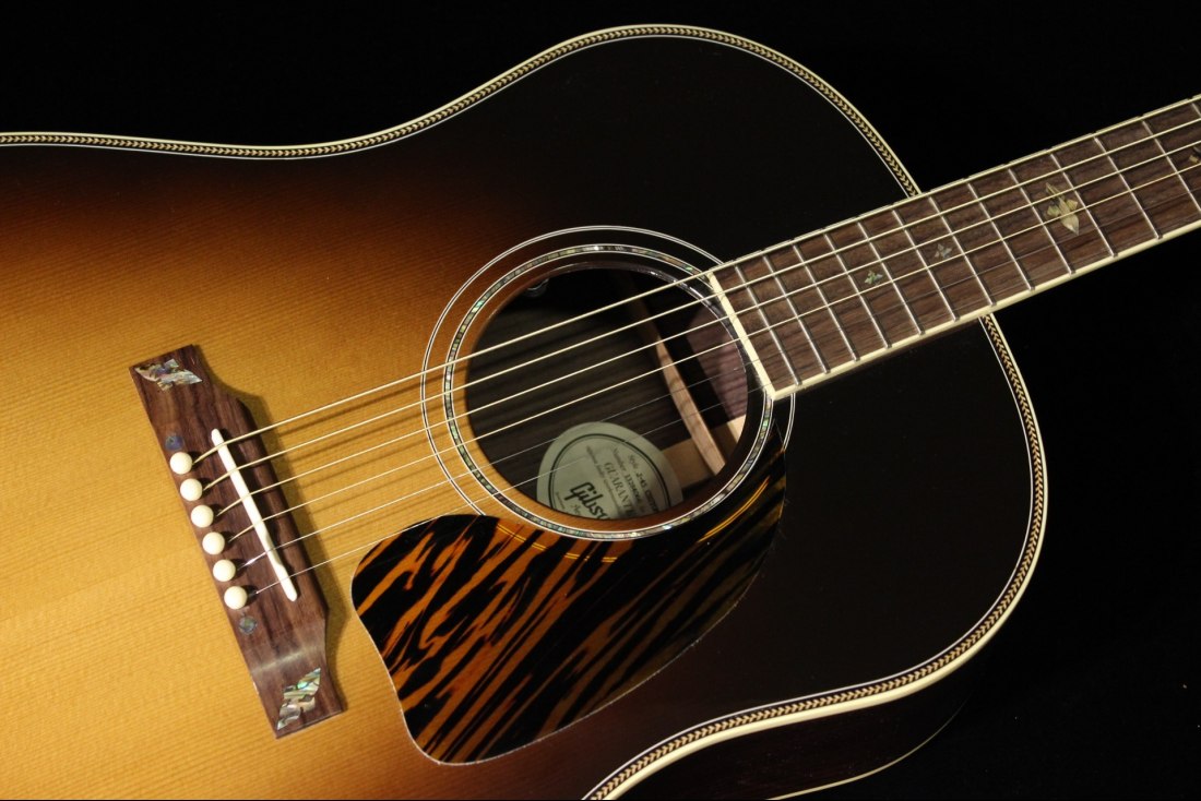 Gibson J-45 Custom