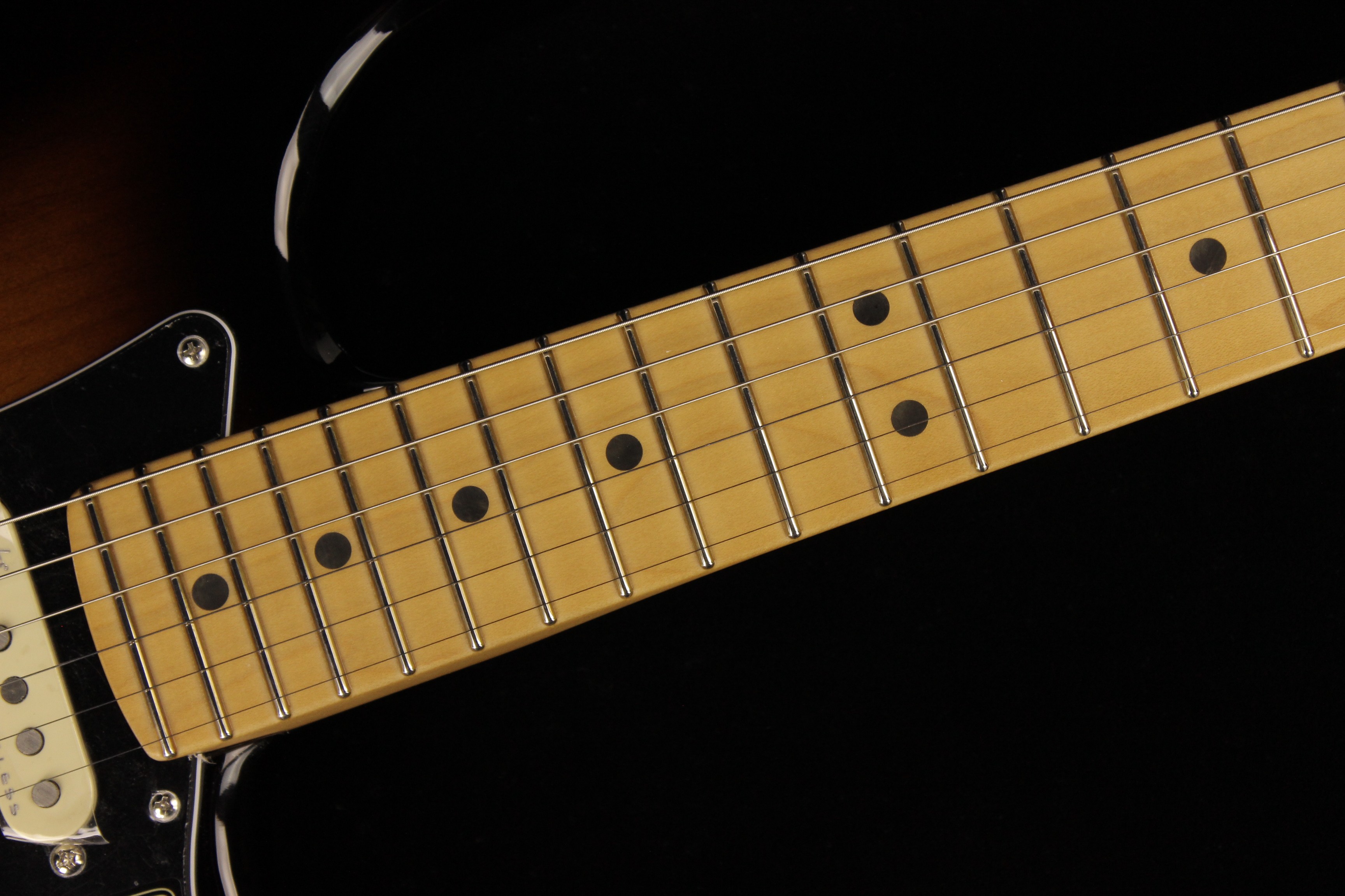 Fender American Ultra Luxe Stratocaster 2-Color Sunburst (SN