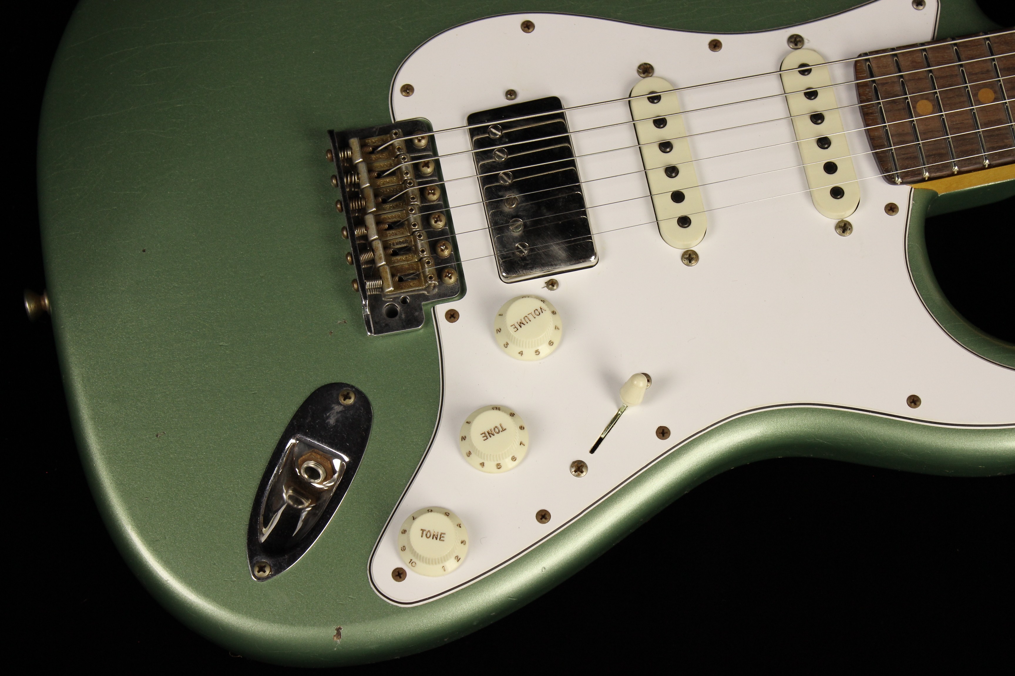 Sage green metallic stratocaster deals