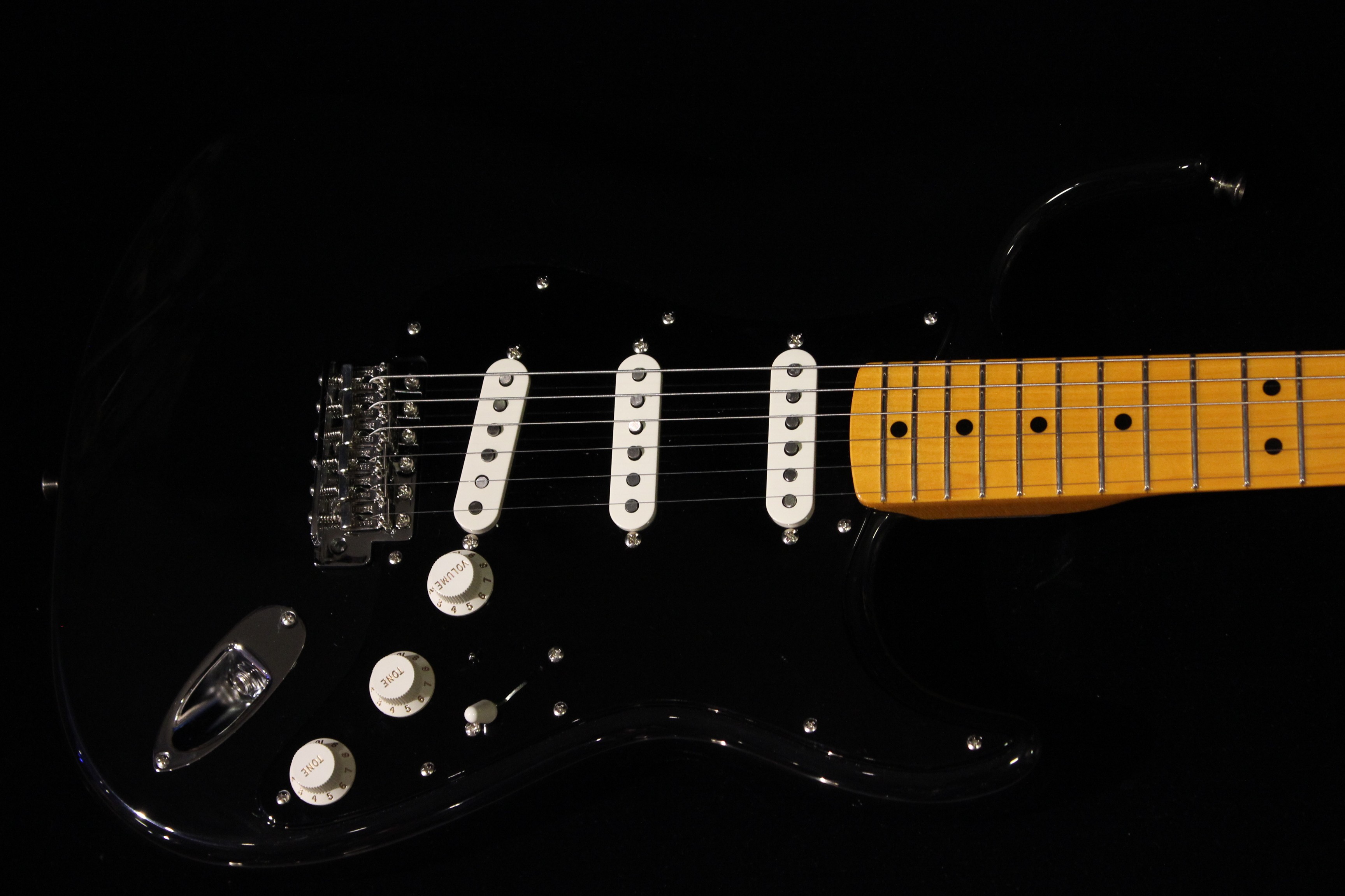 David gilmour black guitar discount