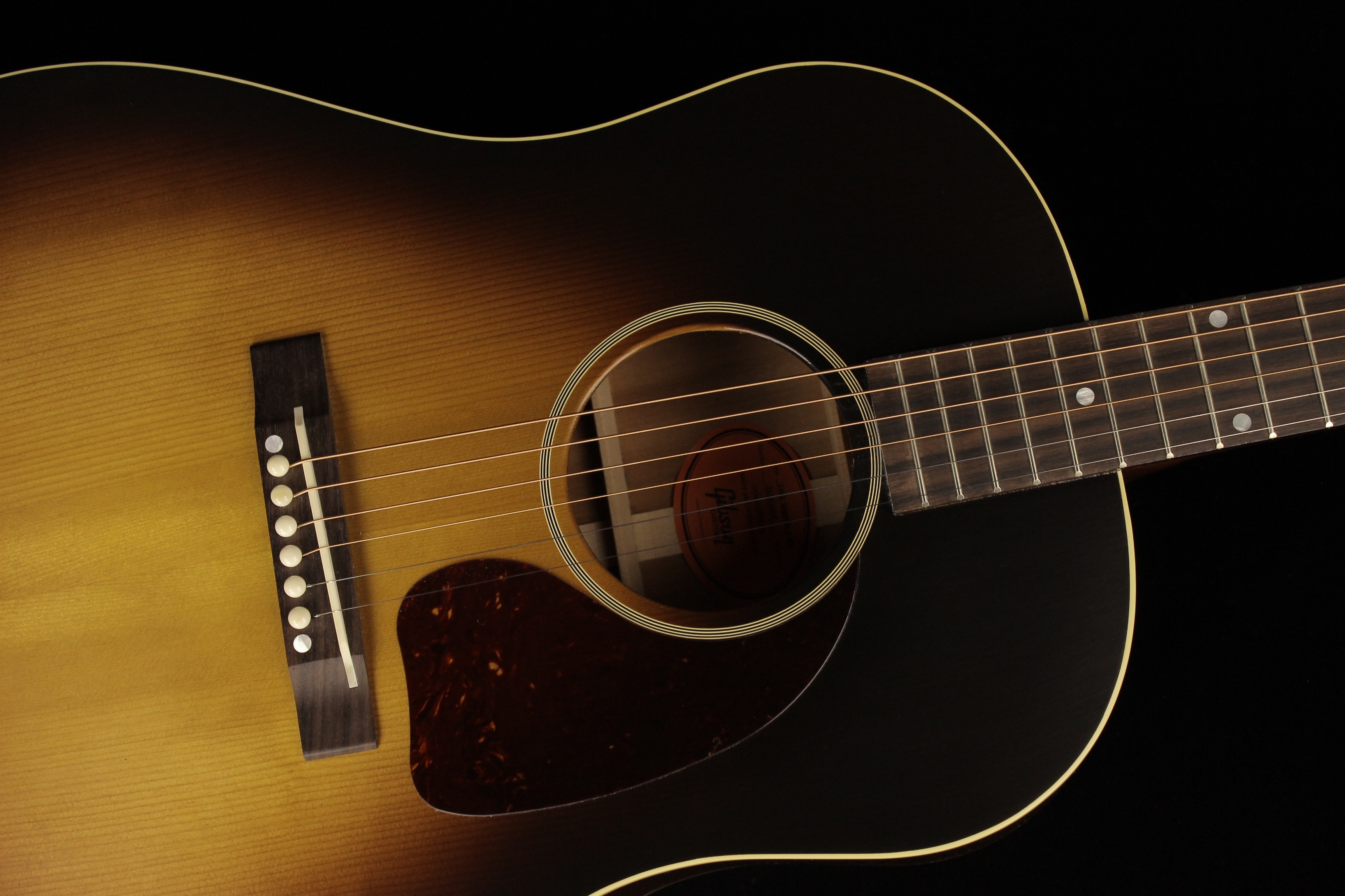 Gibson-Custom-Historic-1942-
