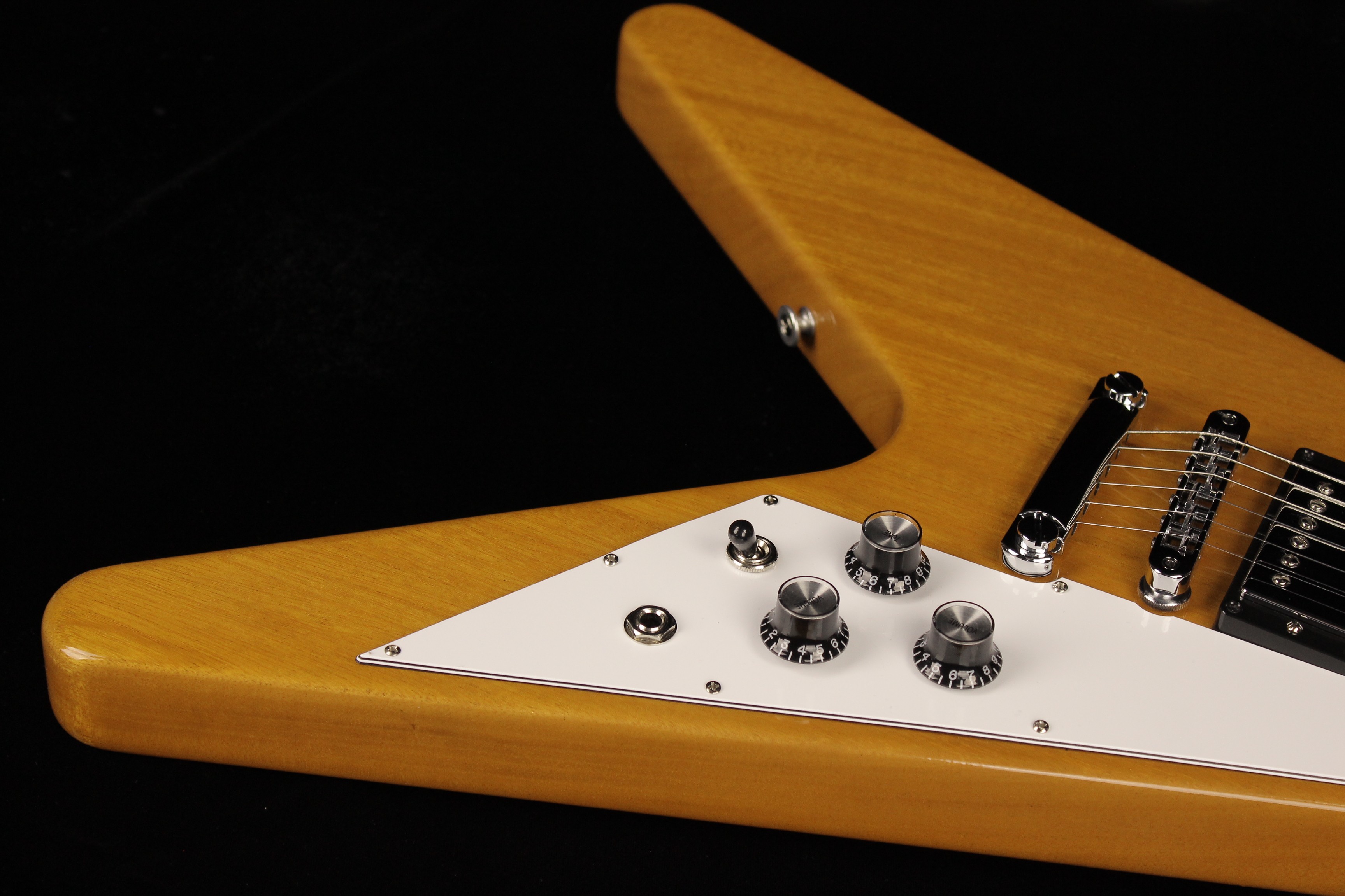 Flying V, Antique Natural | Gibson