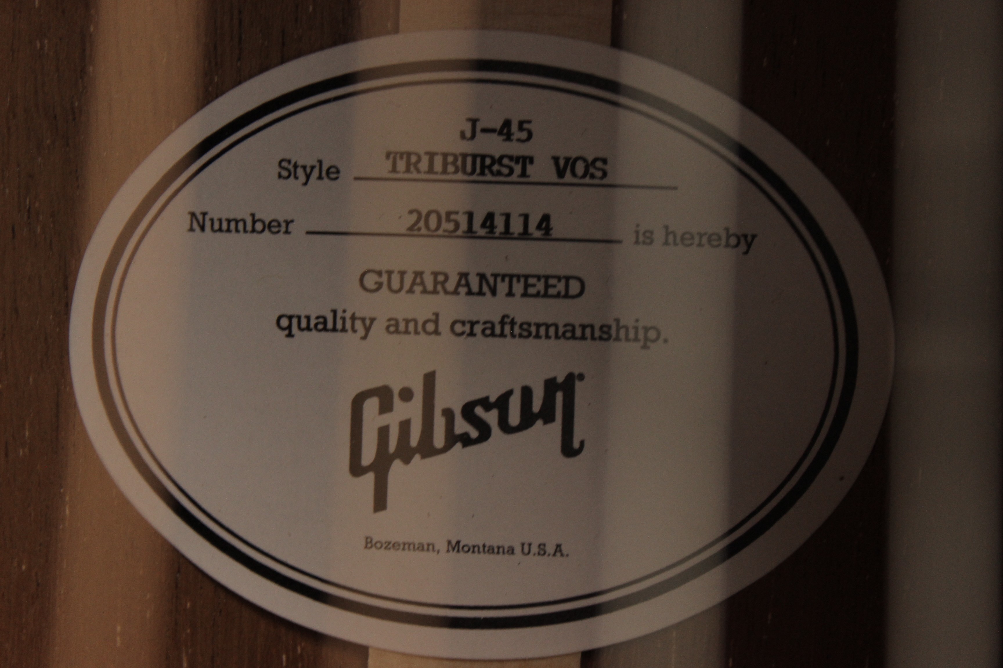 Gibson-J-45-Standard-Exclusive