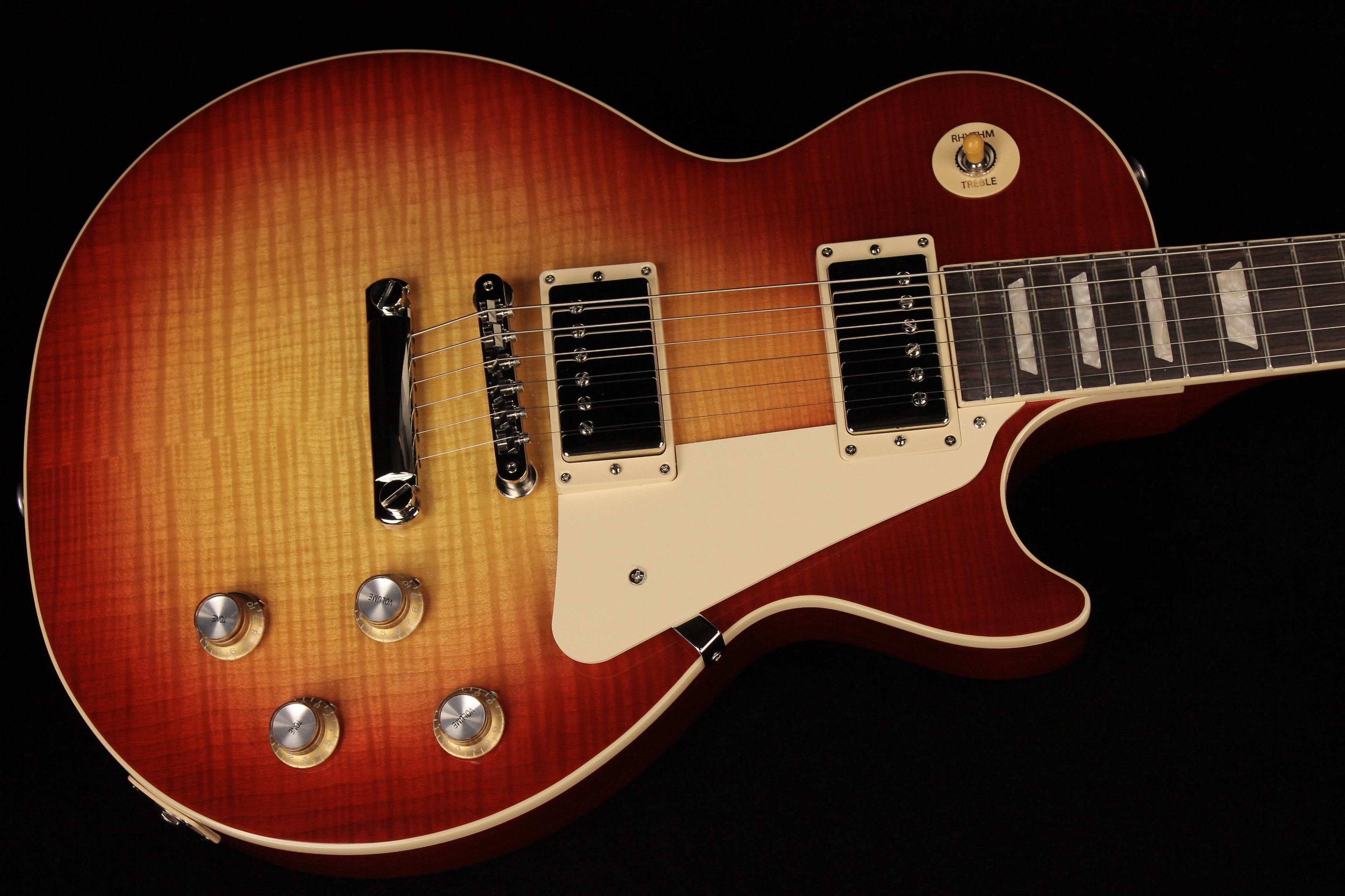 Gibson Les Paul Classic - Honeyburst | Long & McQuade