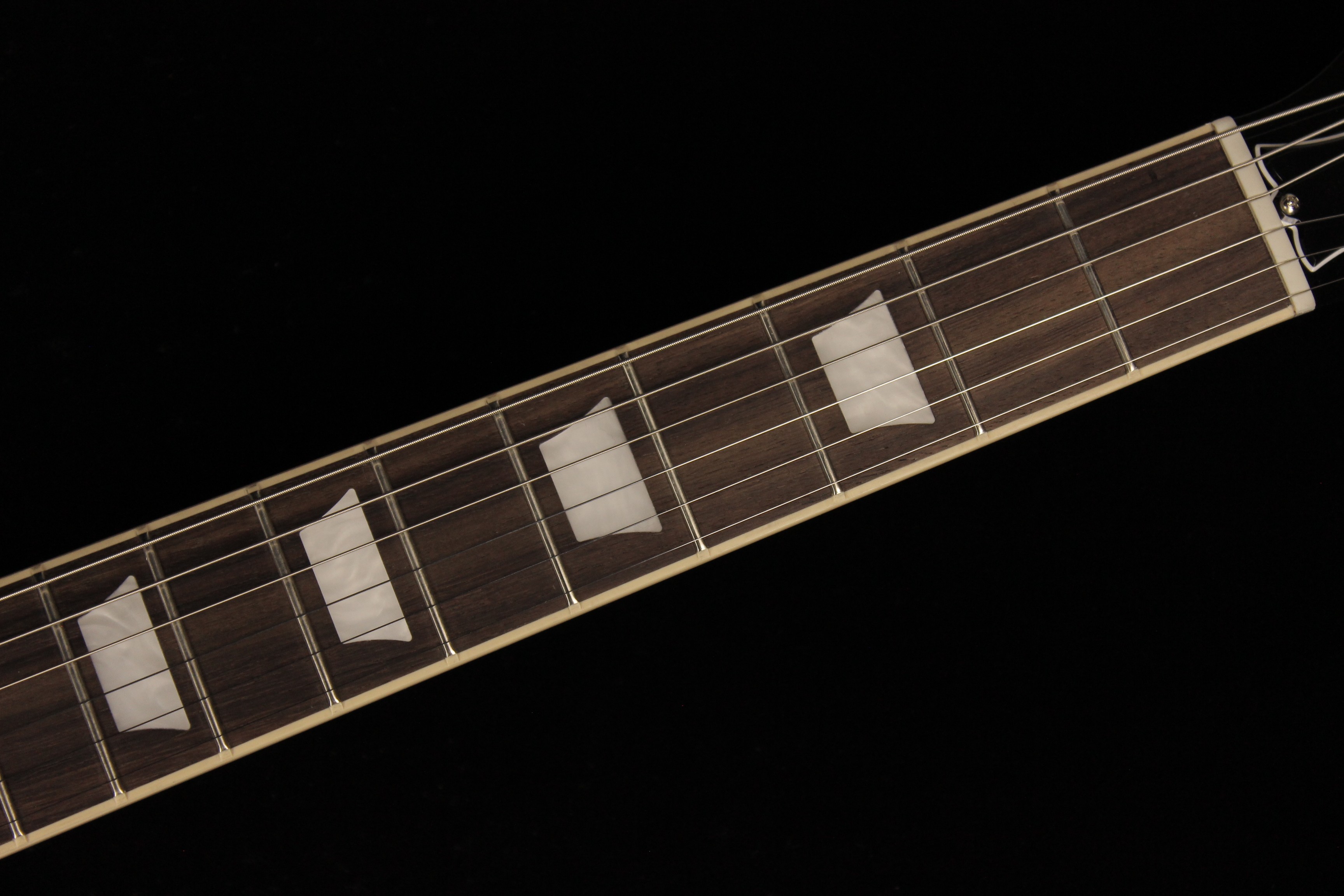 Gibson SG Standard Ebony (SN: 225530055) | Gino Guitars Gibson SG Standard Ebony (SN: 225530055) | Gino Guitars