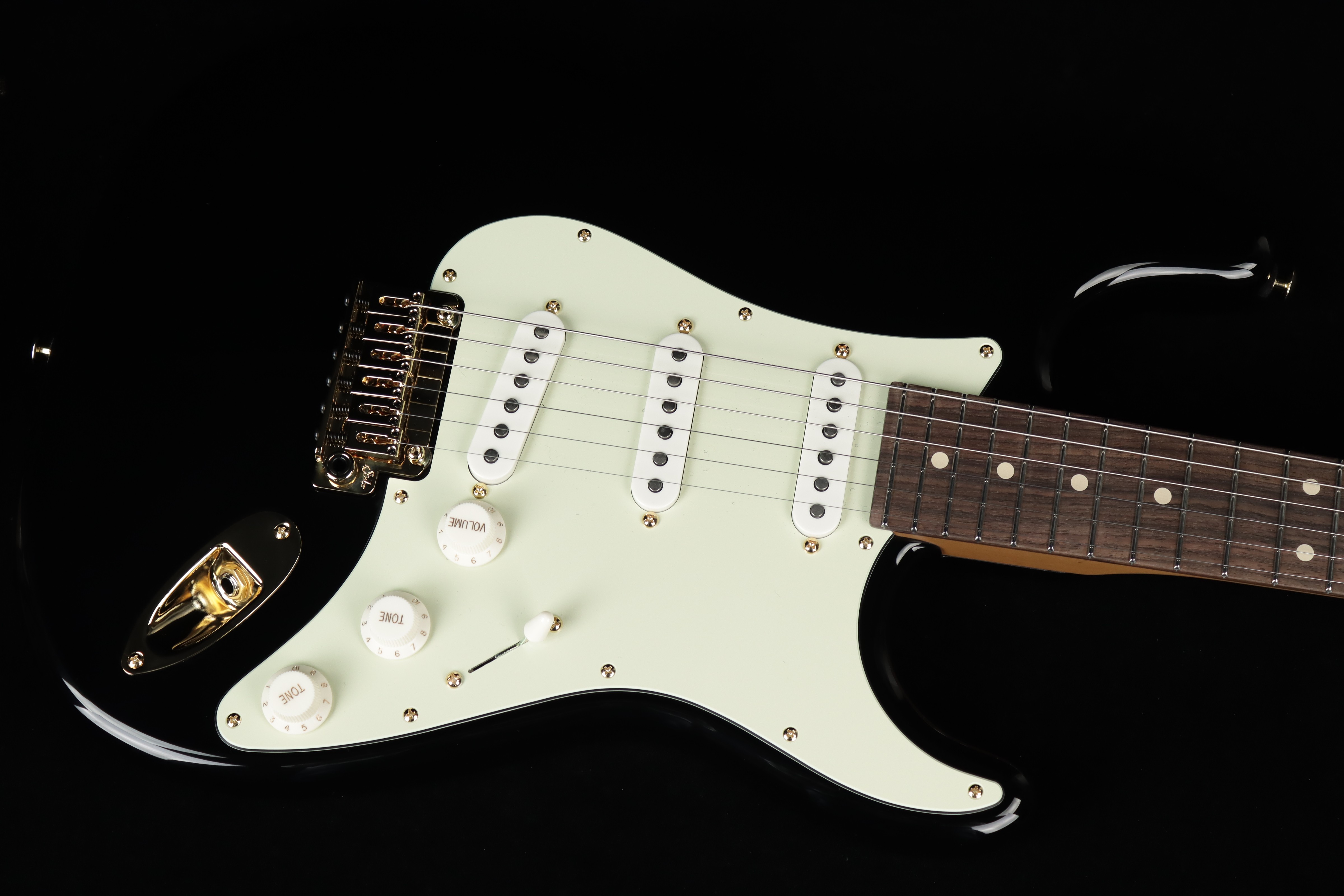 Suhr Classic S SSS Black (SN: 85802) | Gino Guitars