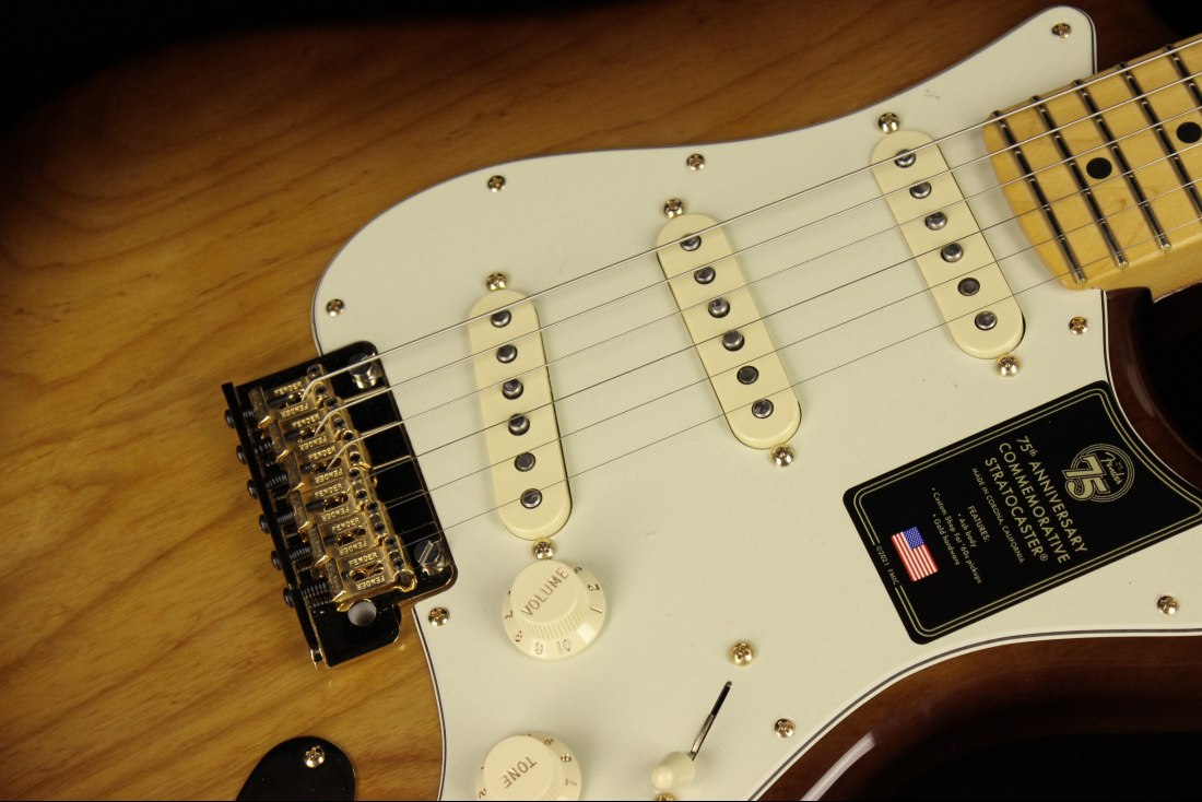 A*G様 Fender Stratocaster アイボリー Fender Stratocaster Electric Guitar for sale online | eBay