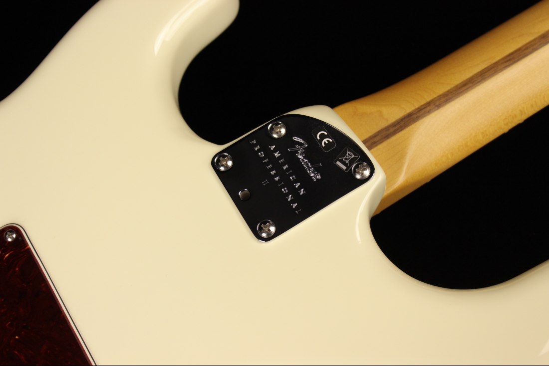 Fender American Professional II Stratocaster - RW OW