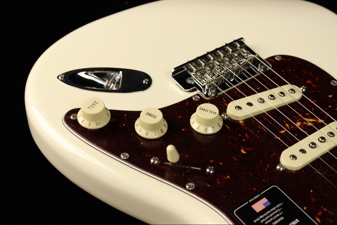 Fender American Professional II Stratocaster - RW OW