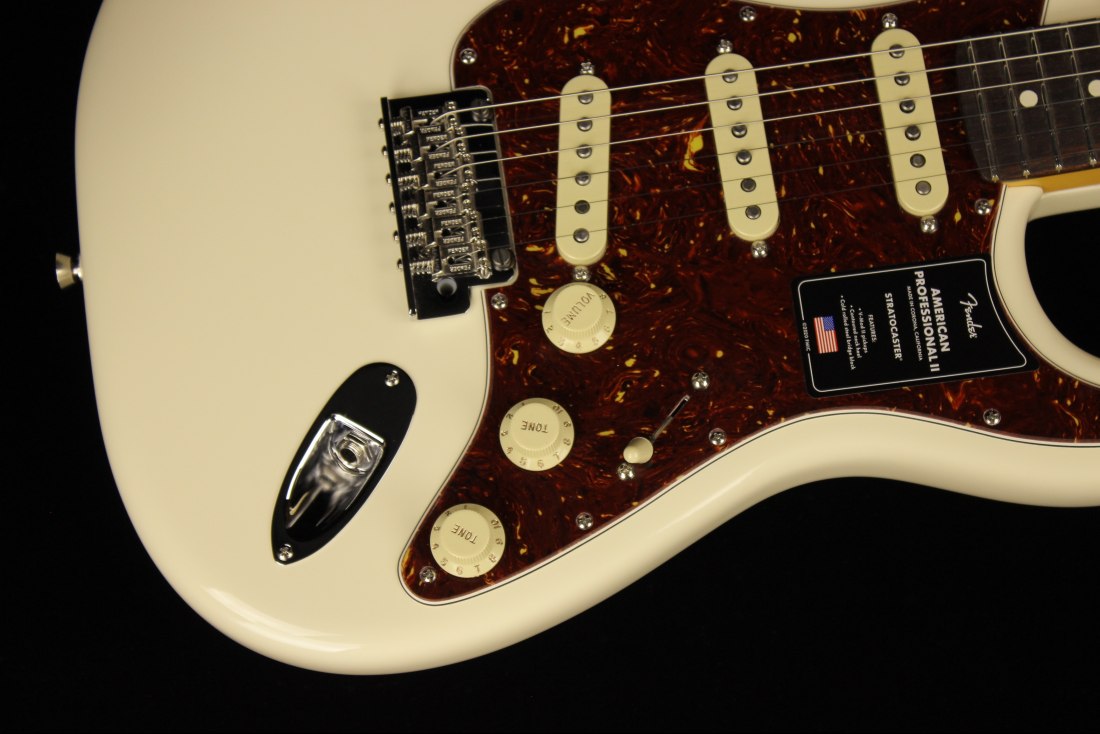 Fender American Professional II Stratocaster - RW OW