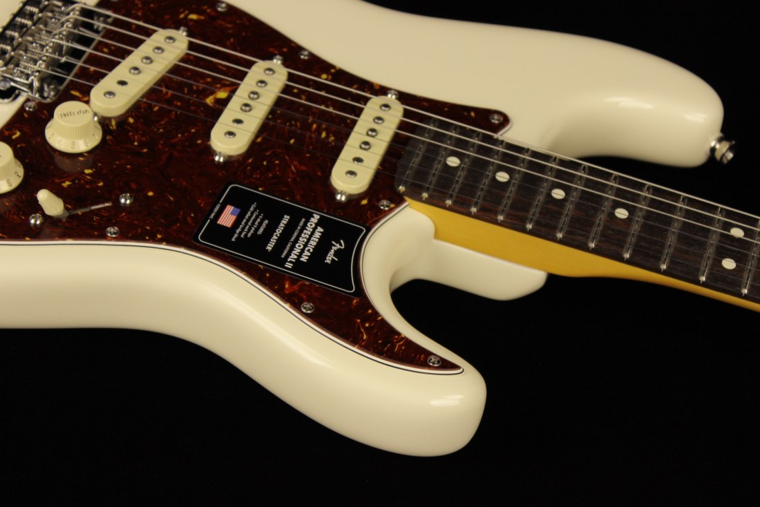 Fender American Professional II Stratocaster - RW OW