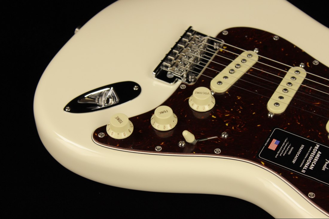 Fender American Professional II Stratocaster - RW OW