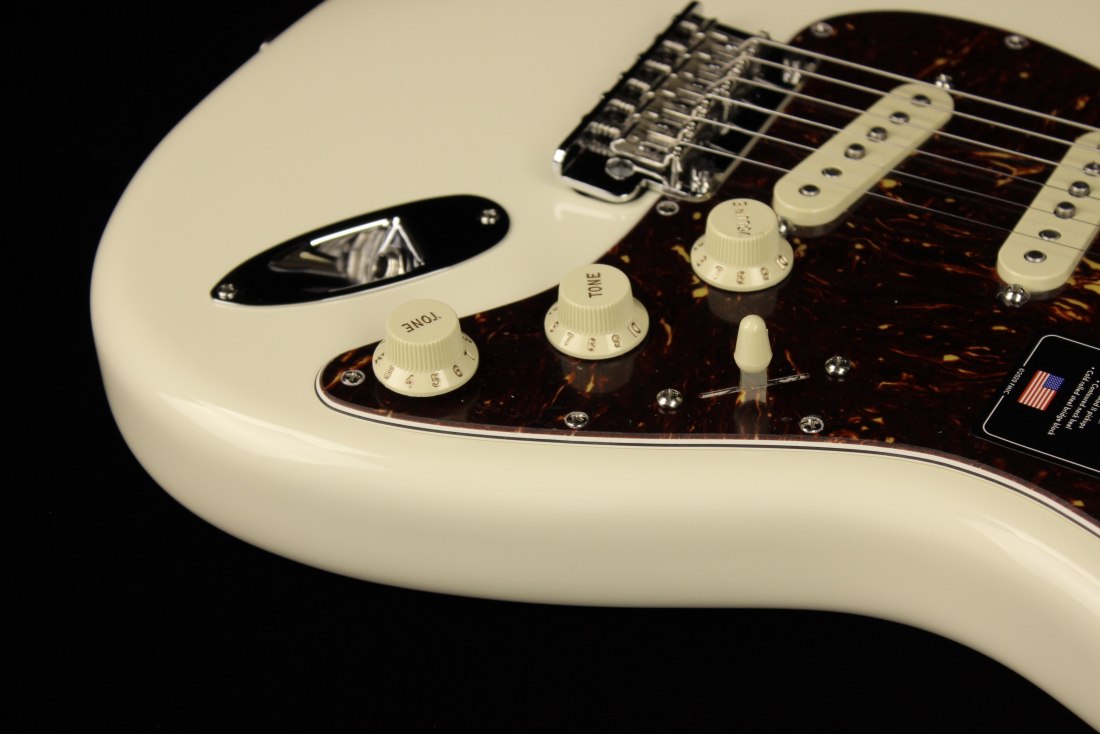 Fender American Professional II Stratocaster - RW OW