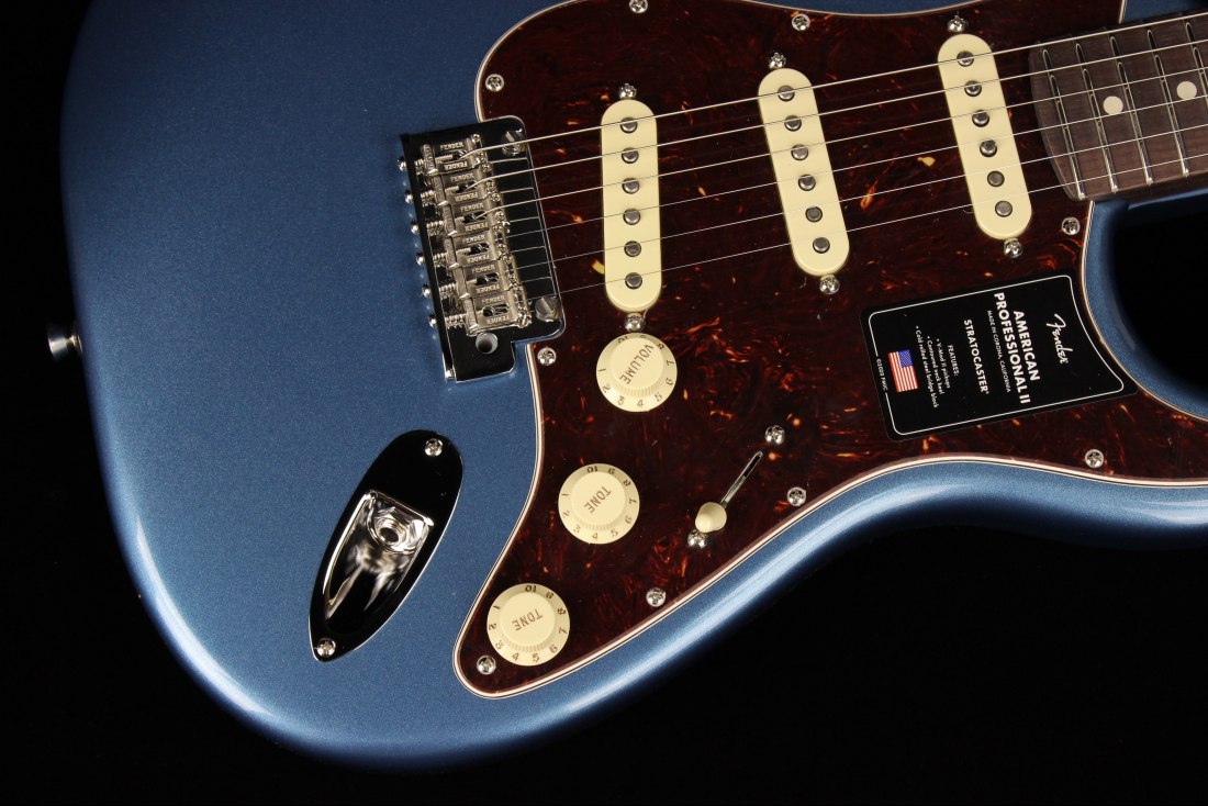 Fender American Professional II Stratocaster Rosewood Neck Limited Edition - LPB