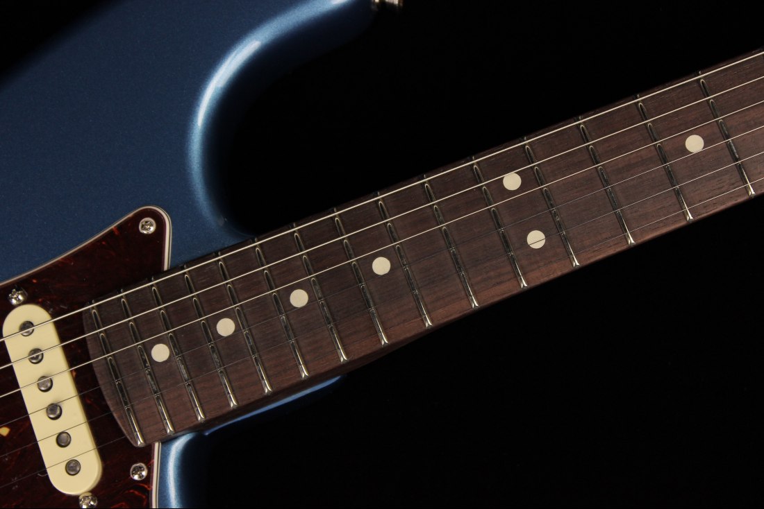 Fender American Professional II Stratocaster Rosewood Neck Limited Edition - LPB