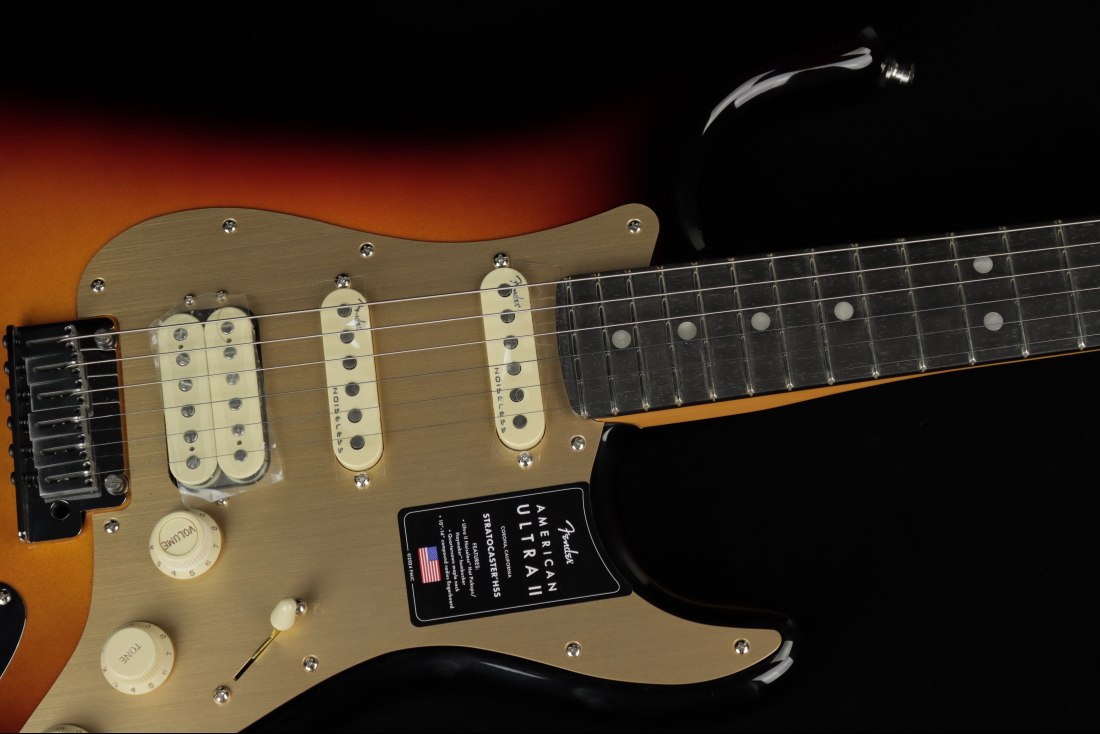 Fender American Ultra II Stratocaster HSS - EB ULB