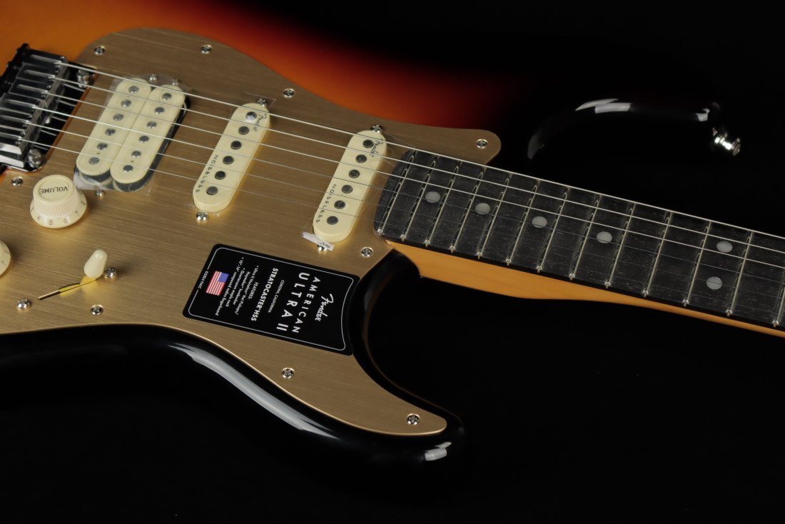 Fender American Ultra II Stratocaster HSS - EB ULB
