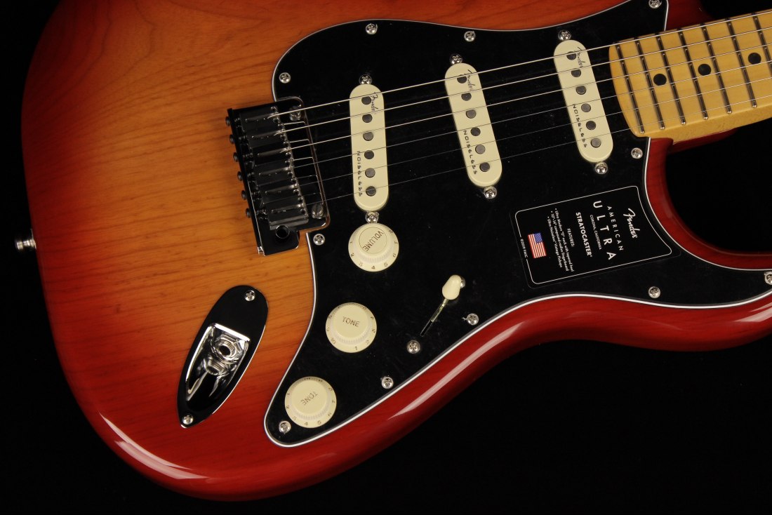 Fender American Ultra Luxe Stratocaster - MN PRB