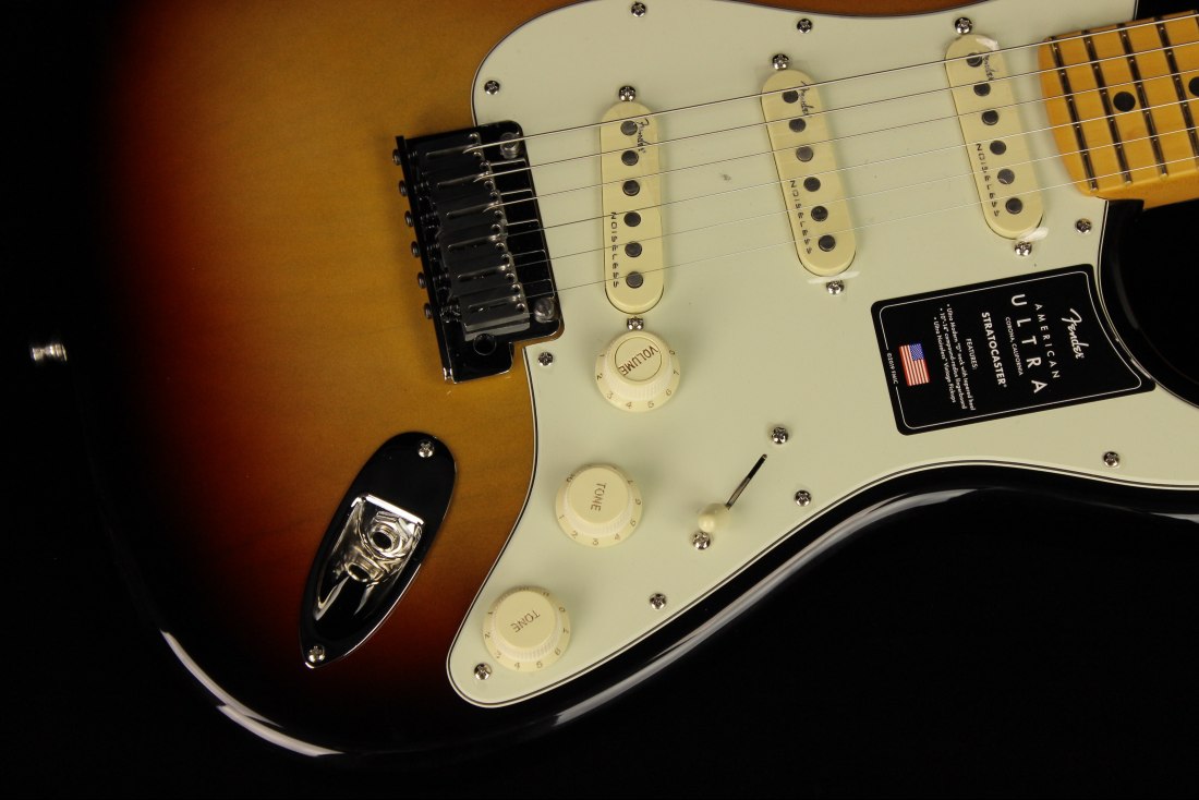 Fender American Ultra Stratocaster - MN ULB