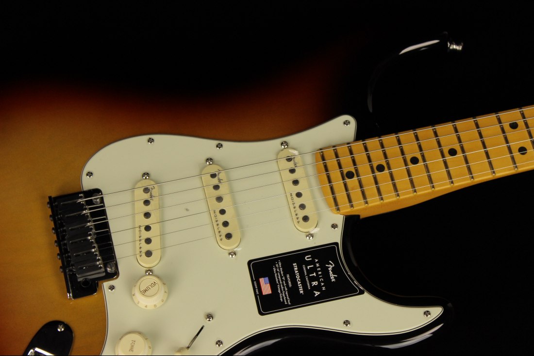 Fender American Ultra Stratocaster - MN ULB