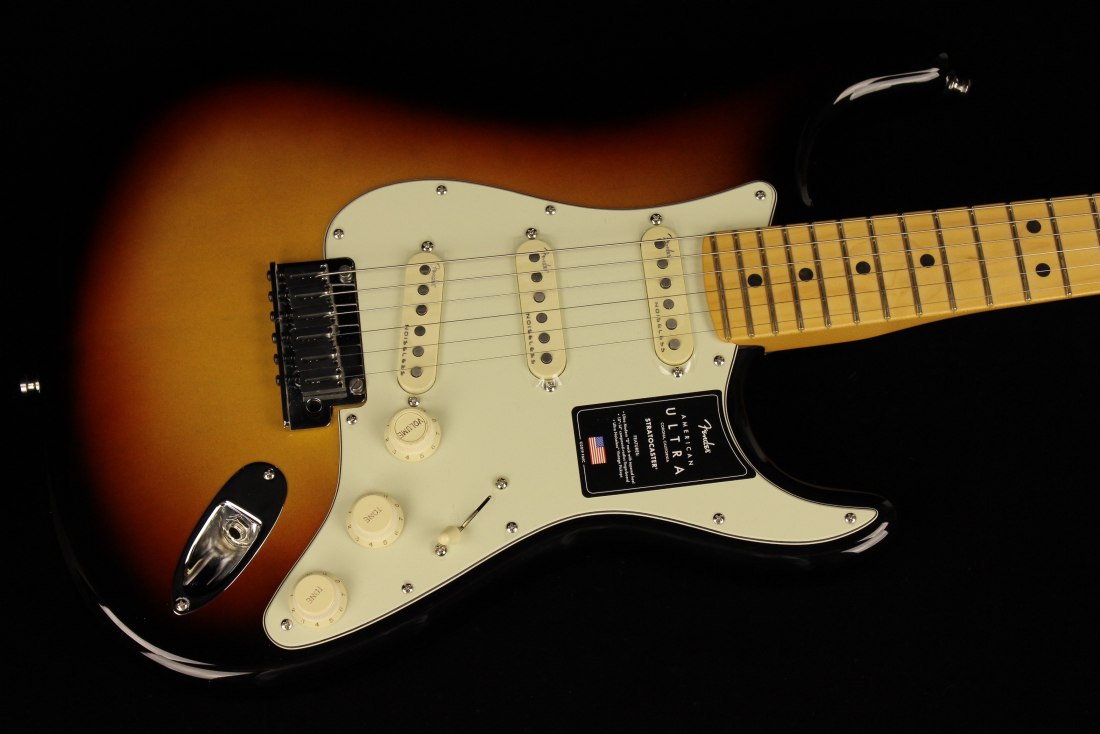 Fender American Ultra Stratocaster - MN ULB