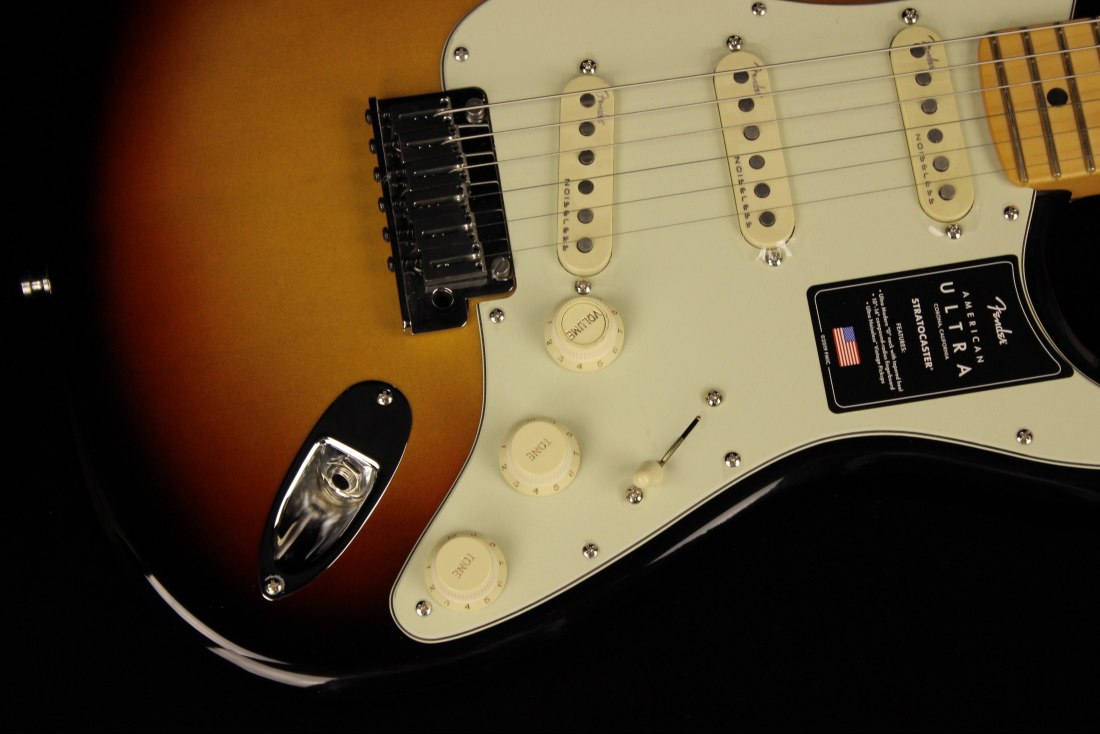 Fender American Ultra Stratocaster - MN ULB