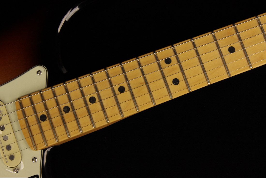 Fender American Ultra Stratocaster - MN ULB