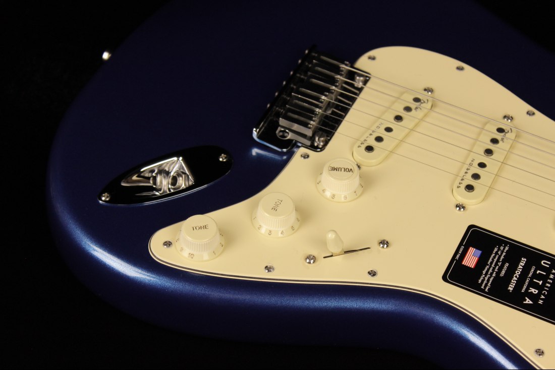 Fender American Ultra Stratocaster - MN COB