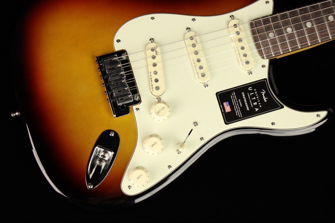 Fender American Ultra Stratocaster - RW ULB