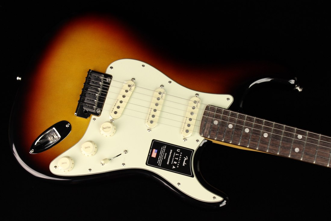 Fender American Ultra Stratocaster - RW ULB
