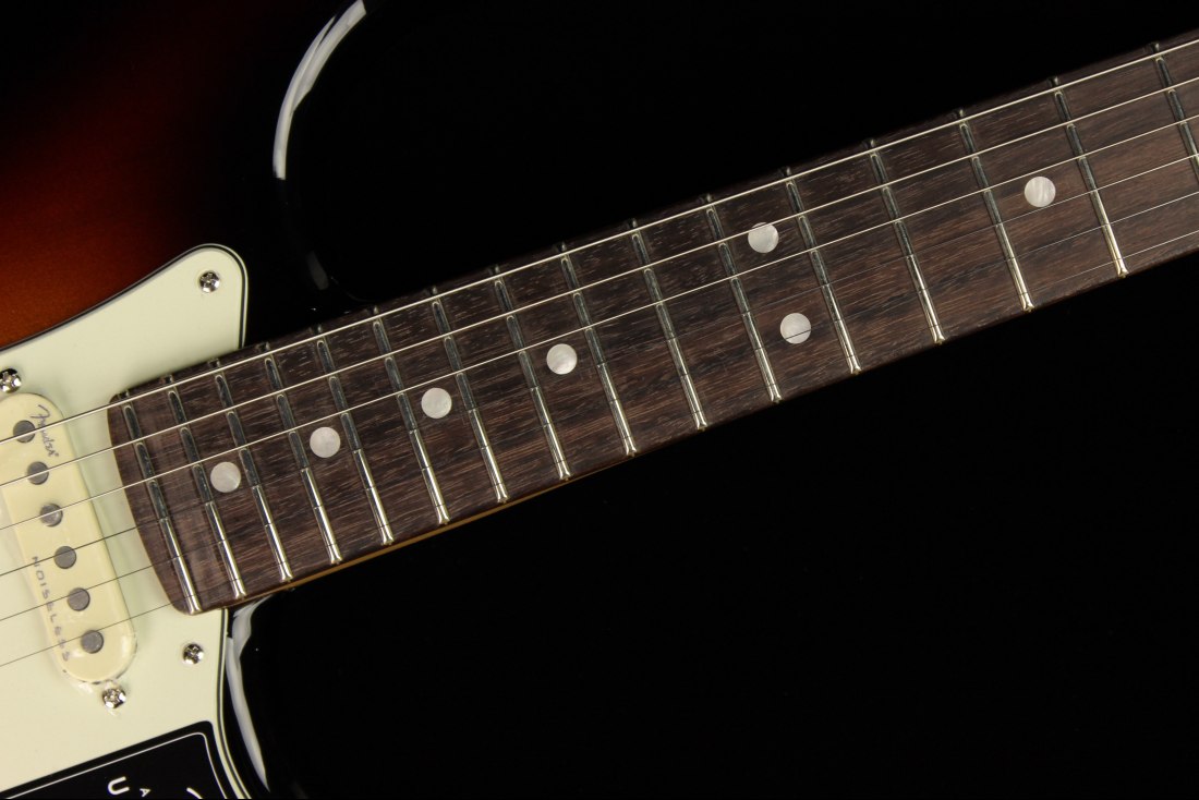Fender American Ultra Stratocaster - RW ULB