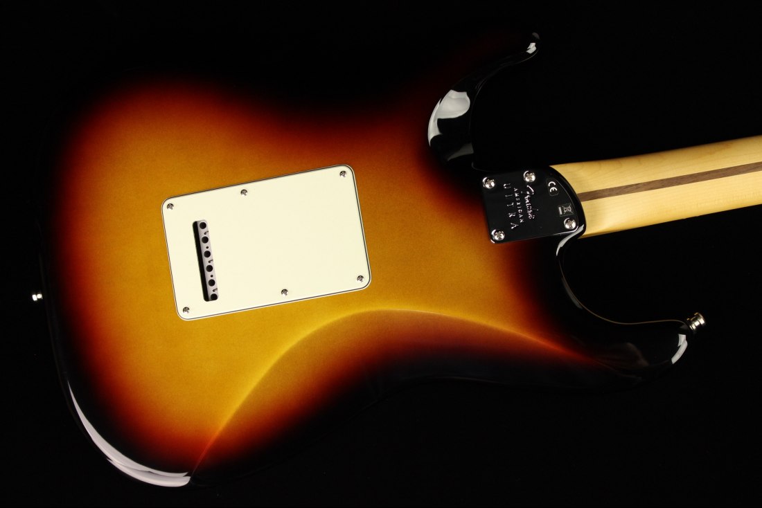 Fender American Ultra Stratocaster - RW ULB