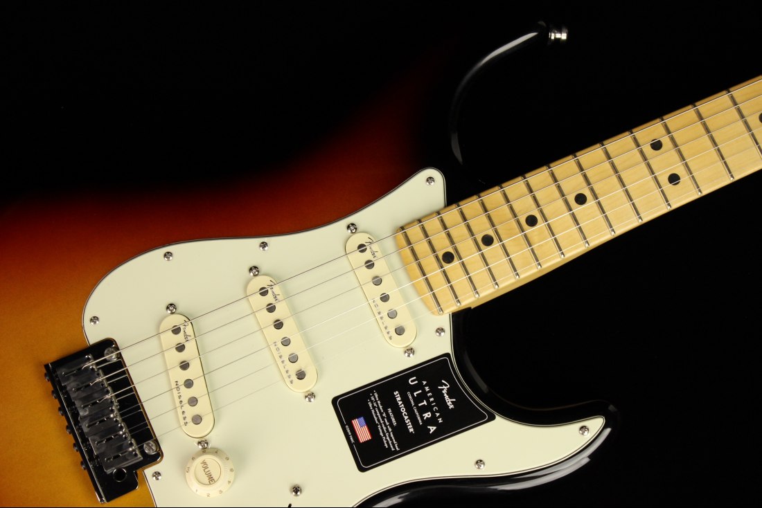 Fender American Ultra Stratocaster - MN ULB