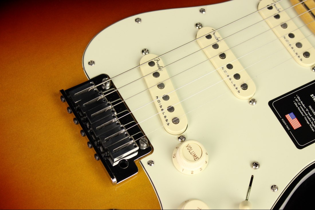 Fender American Ultra Stratocaster - MN ULB