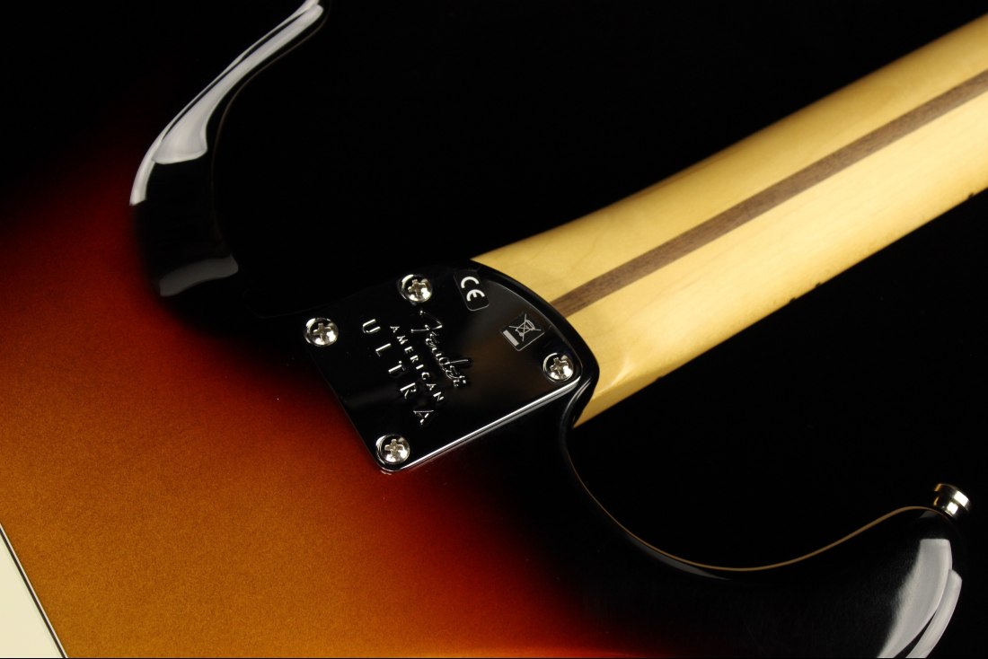 Fender American Ultra Stratocaster - MN ULB