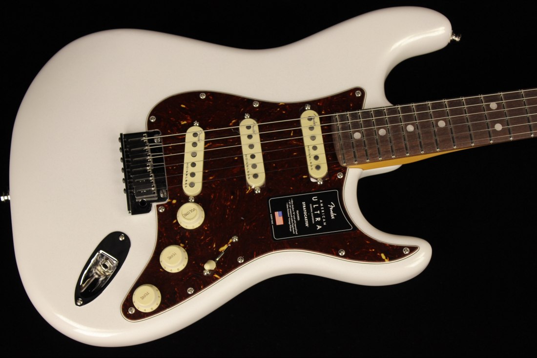 Fender American Ultra Stratocaster - RW APL