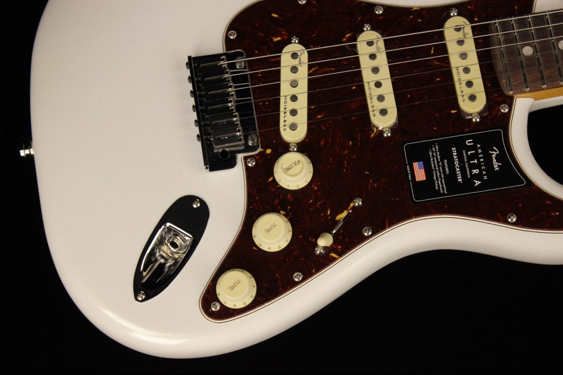 Fender American Ultra Stratocaster - RW APL