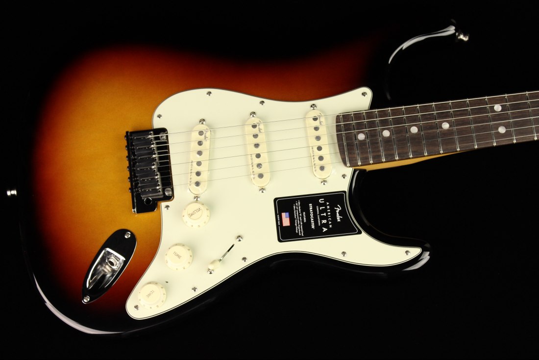 Fender American Ultra Stratocaster - RW ULB