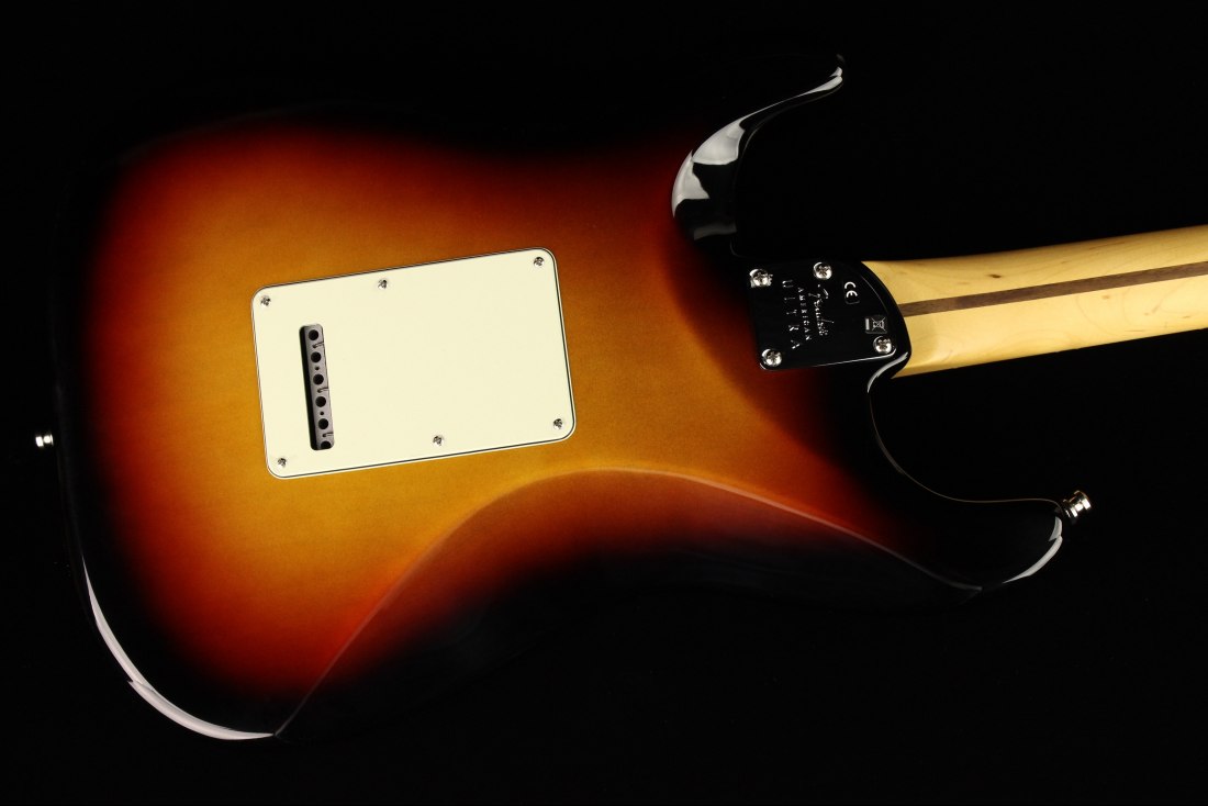 Fender American Ultra Stratocaster - RW ULB