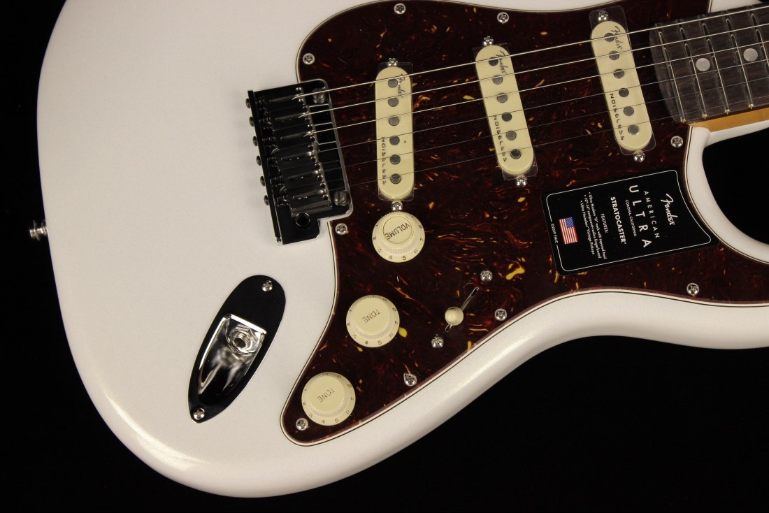 Fender American Ultra Stratocaster - RW APL