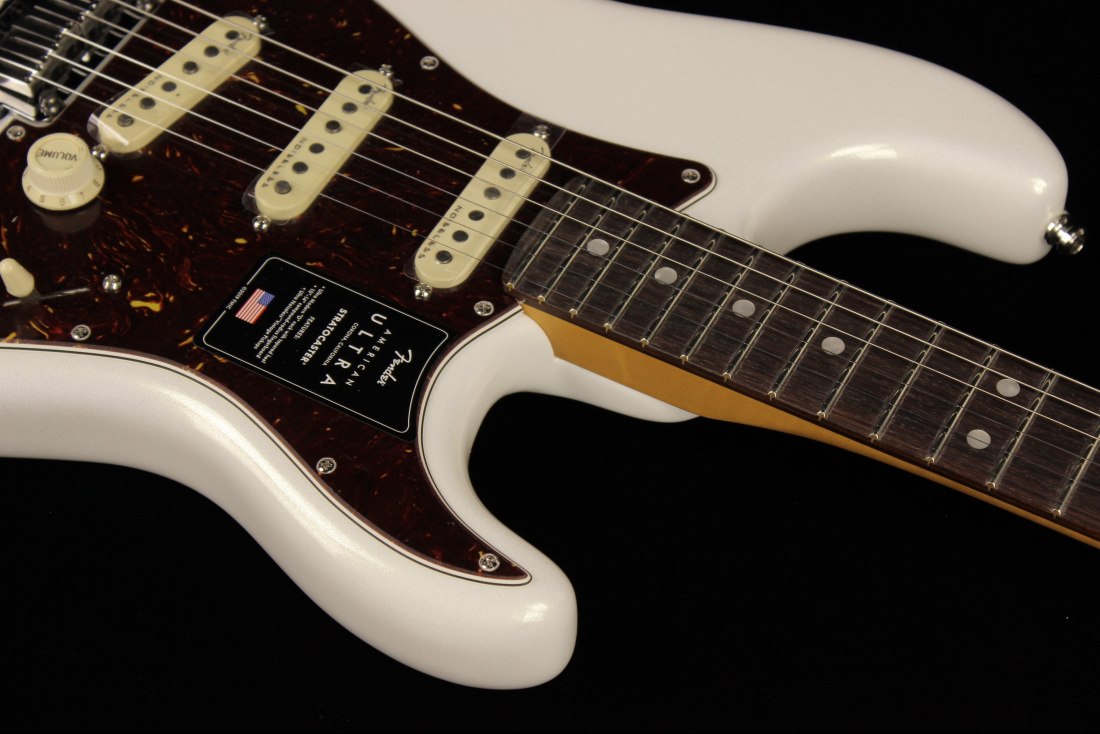 Fender American Ultra Stratocaster - RW APL