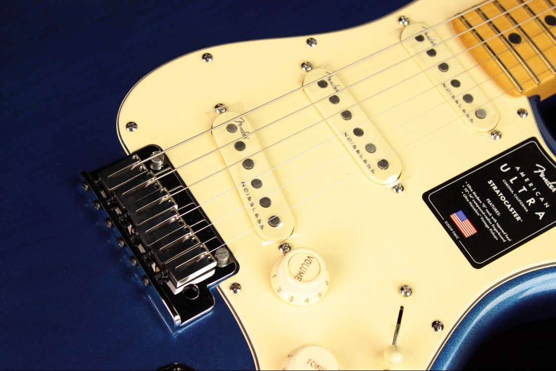 Fender American Ultra Stratocaster - MN COB