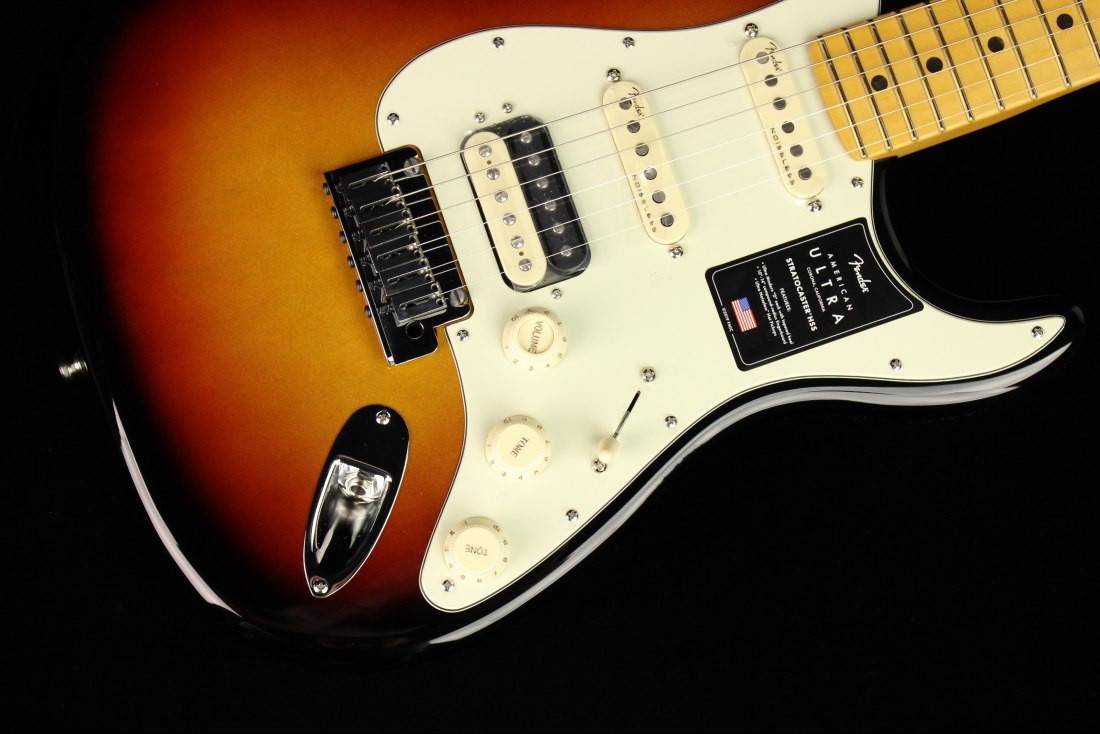 Fender American Ultra Stratocaster HSS - MN ULB