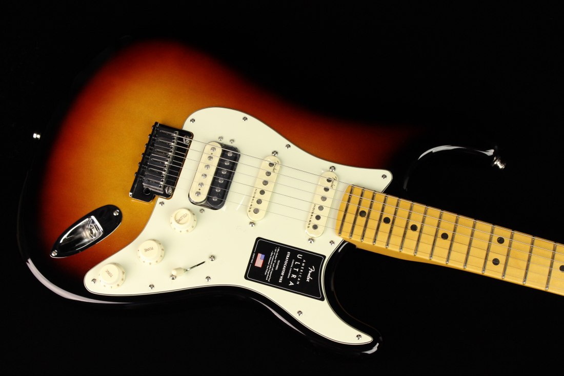 Fender American Ultra Stratocaster HSS - MN ULB