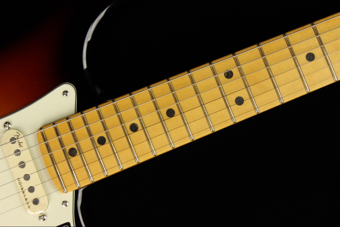 Fender American Ultra Stratocaster HSS - MN ULB