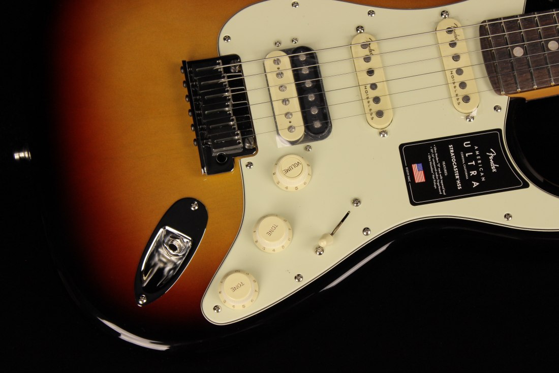 Fender American Ultra Stratocaster HSS - RW ULB