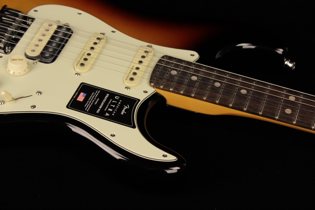 Fender American Ultra Stratocaster HSS - RW ULB