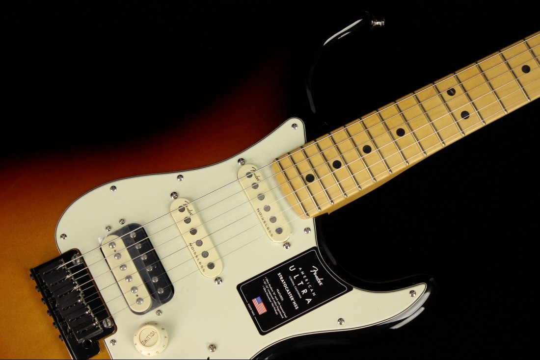 Fender American Ultra Stratocaster HSS - MN ULB